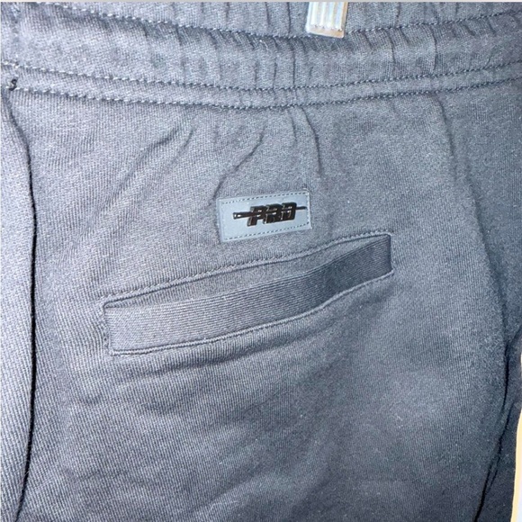 NBA Black Shorts with Colorful Detroit Pistons Logo Women’s 2x NWT - Picture 4 of 5